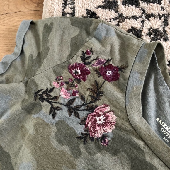 AE camo embroidered t-shirt S - Picture 8 of 8